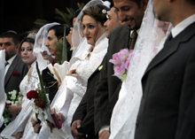 Iraqi wedding couples