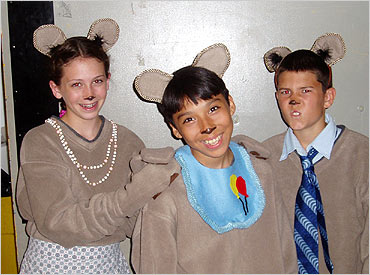 Cara, Francesco and Kyle as the three bears. Cool bib, Francesco.